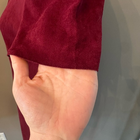 Vneck velvet maroon
Holiday dress - Picture 3 of 4